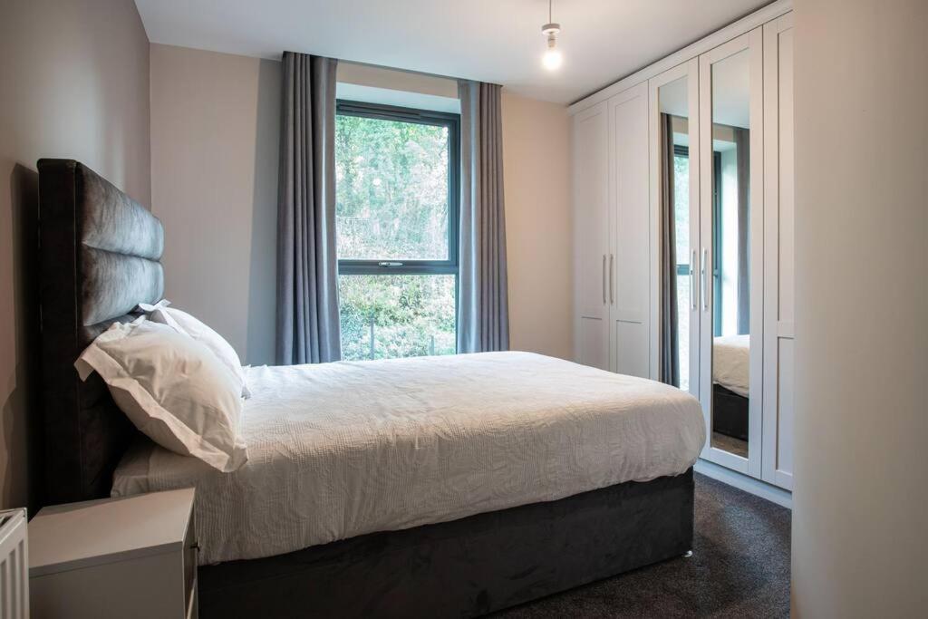 Modern 2Br With Balcony Next To The City Airport Bhd - Free Parking Μπέλφαστ Εξωτερικό φωτογραφία
